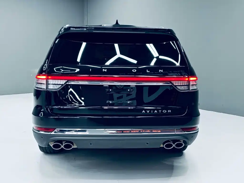 Aviator 3.0 T V6 4 WD Graceful