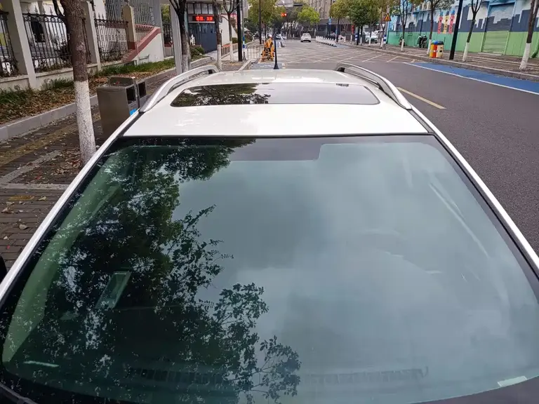 Dongfeng Fengshen AX3 1.5 L Manual Premium Cool
