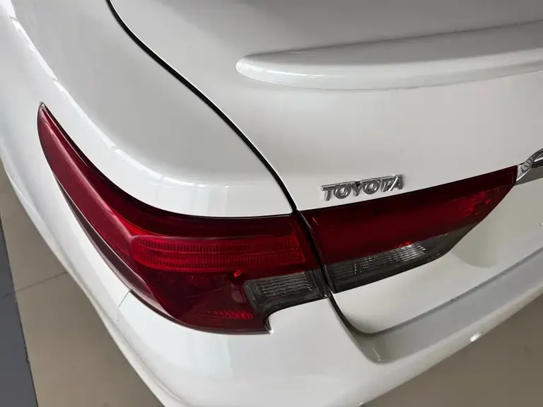 Toyota Mark X 2.5 V Style Sharp
