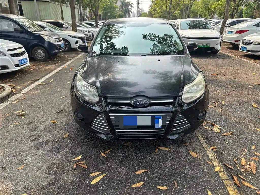 Focus Sedan 1.6 L Auto Comfort