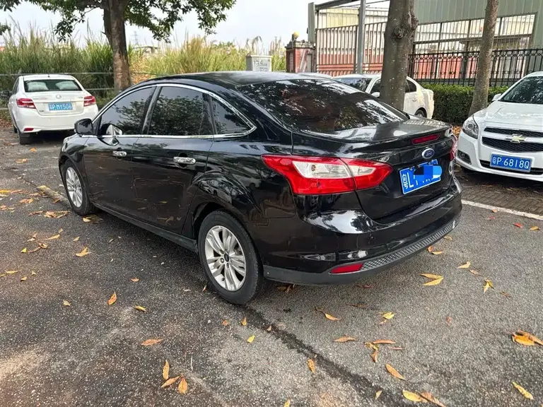 Ford Focus Sedan 1.6 L Auto Comfort