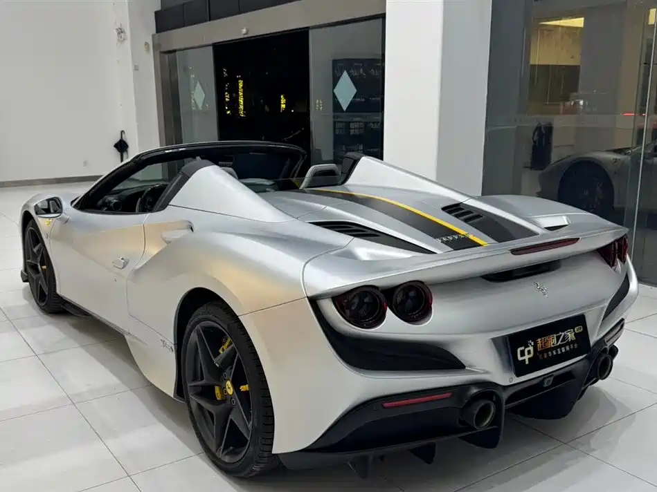 Ferrari F8 Spider 3.9 T V8
