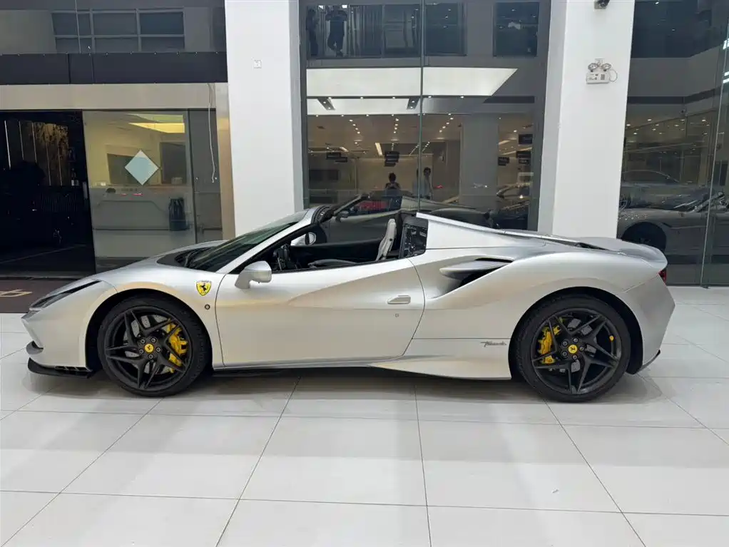 Ferrari F8 Spider 3.9 T V8