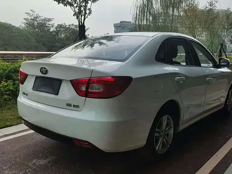 Besturn B30 1.6 L Auto Comfort