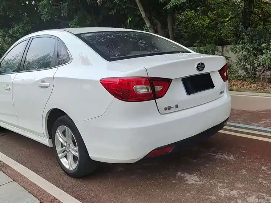 Besturn B30 1.6 L Auto Comfort