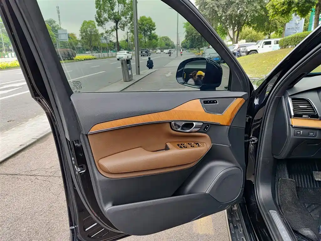 Volvo XC90 B6 Smart Ease Luxury 7-seat