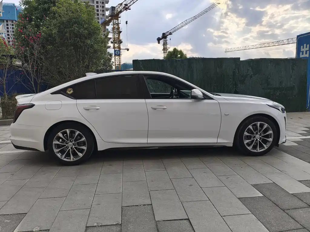 Cadillac CT5 Facelift 28 T Leading Sport