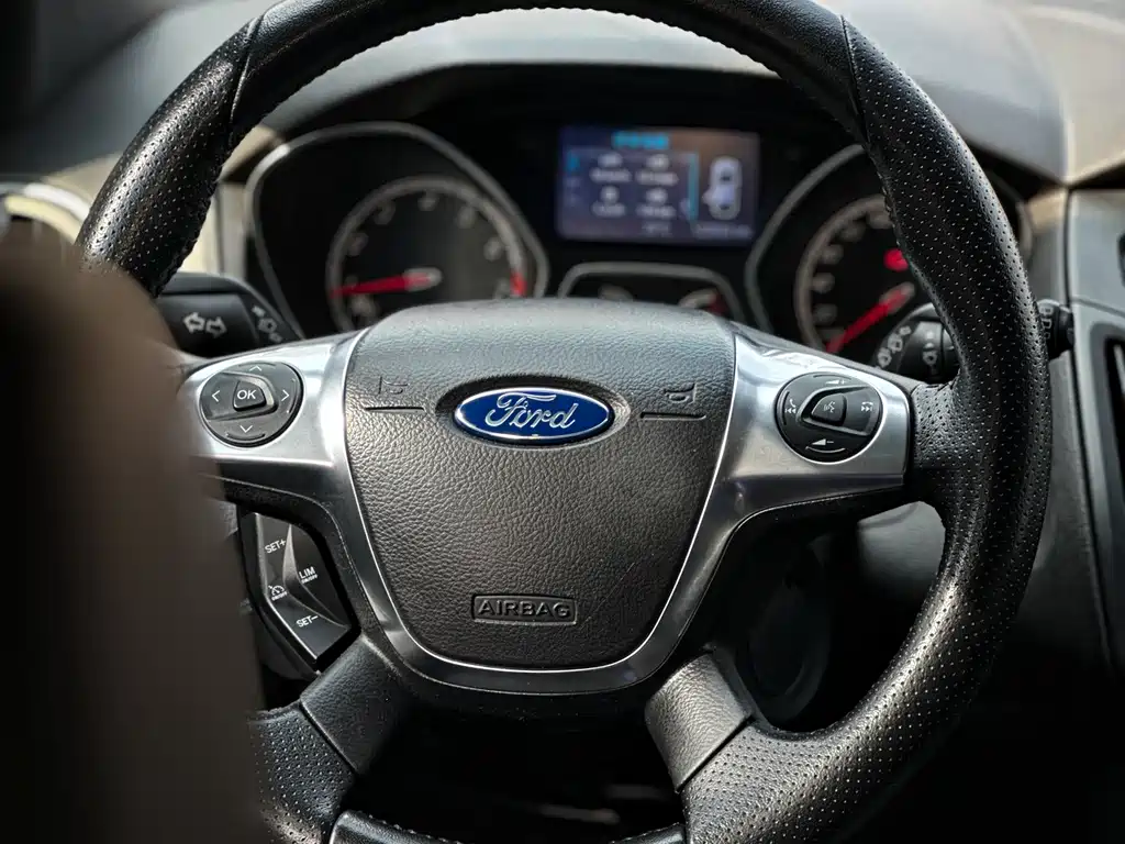 Focus (Import) 福克斯(进口) 2013款 2.0 T ST 标准版