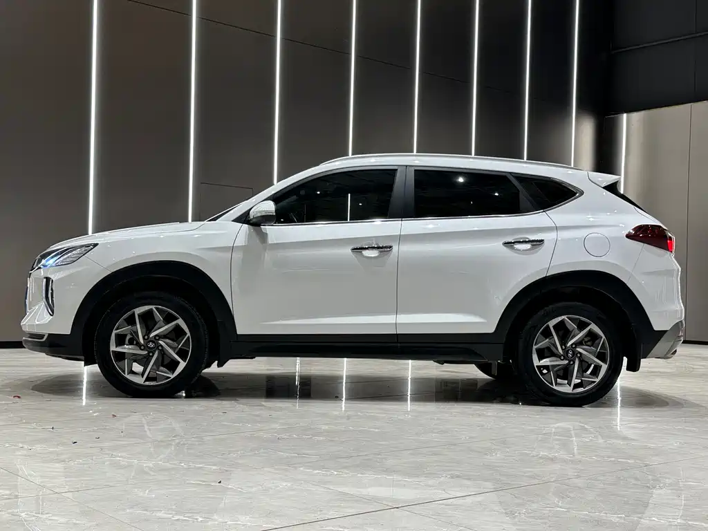 Tucson 280 TGDi DCT 2 WD Connected CN-V