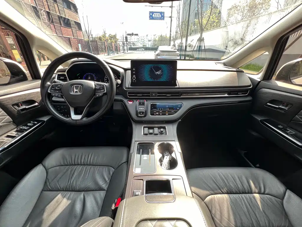 Elysion 2.0 L e:HEV Luxury