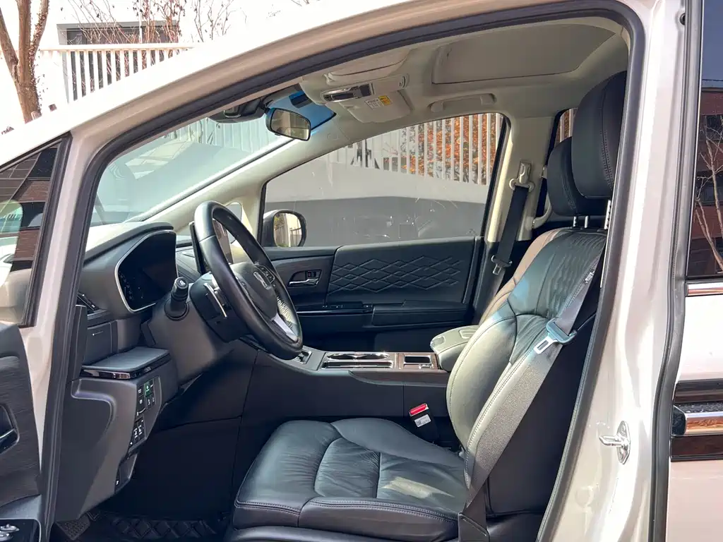 Elysion 2.0 L e:HEV Luxury