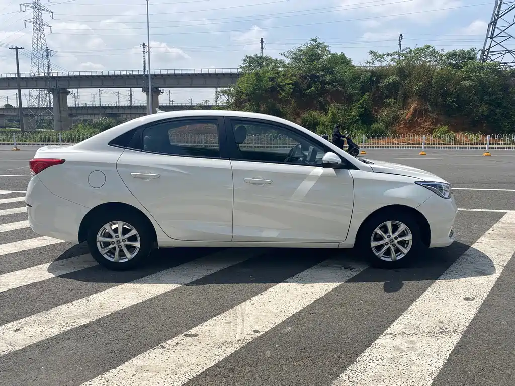 Yuexiang 1.5 L DCT Luxury CN-VI