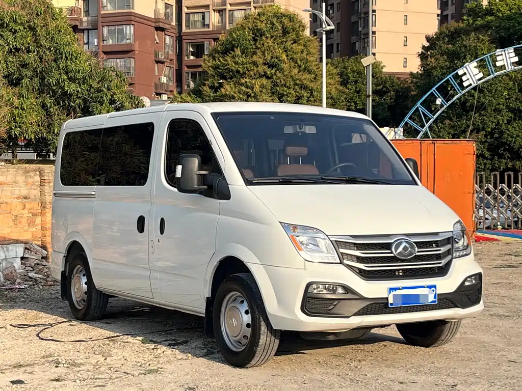 Xintu V80 新途V80 2024款 傲运通超值版 6 AMT 短轴超低顶127 Ps 7/8/9座