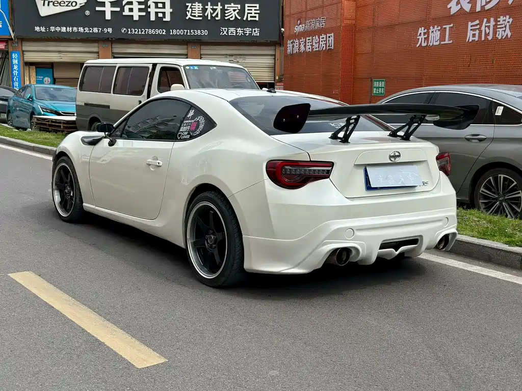 Toyota 86 2.0 L Manual Luxury