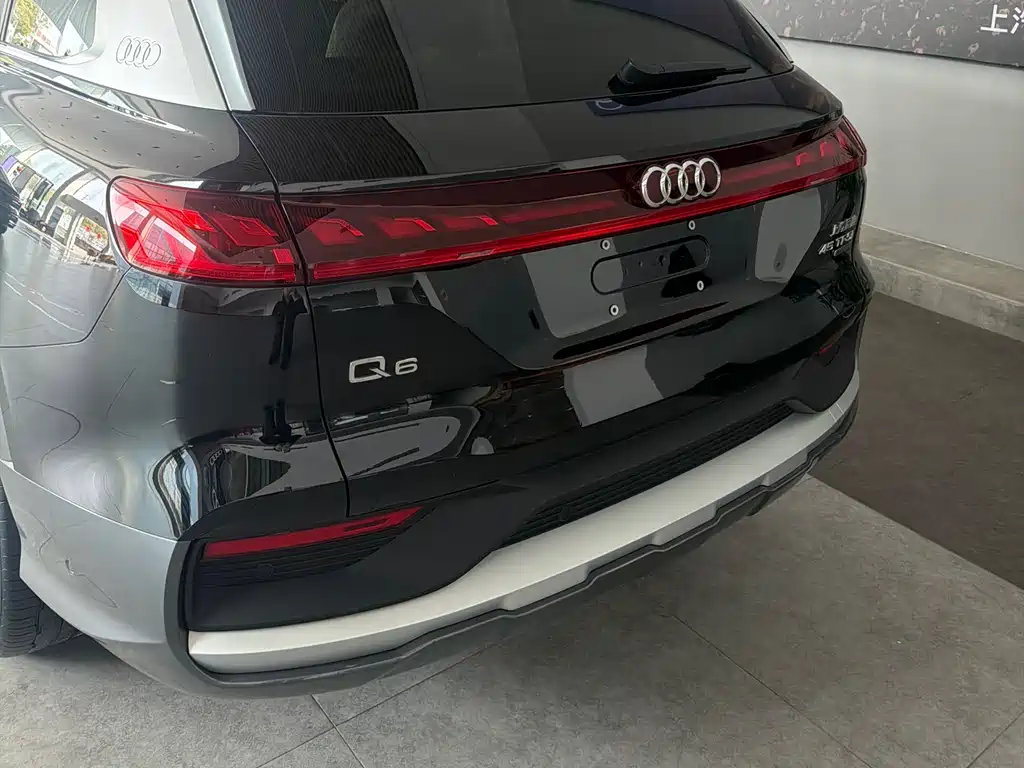Audi Q6 奥迪Q6 2026款 45 TFSI quattro 齐云型 羽林套装 6座