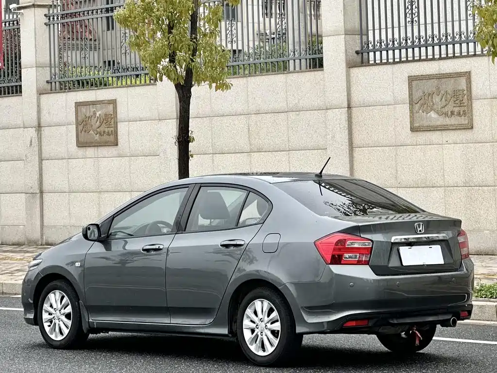 City Classic 1.5 L Manual Elite