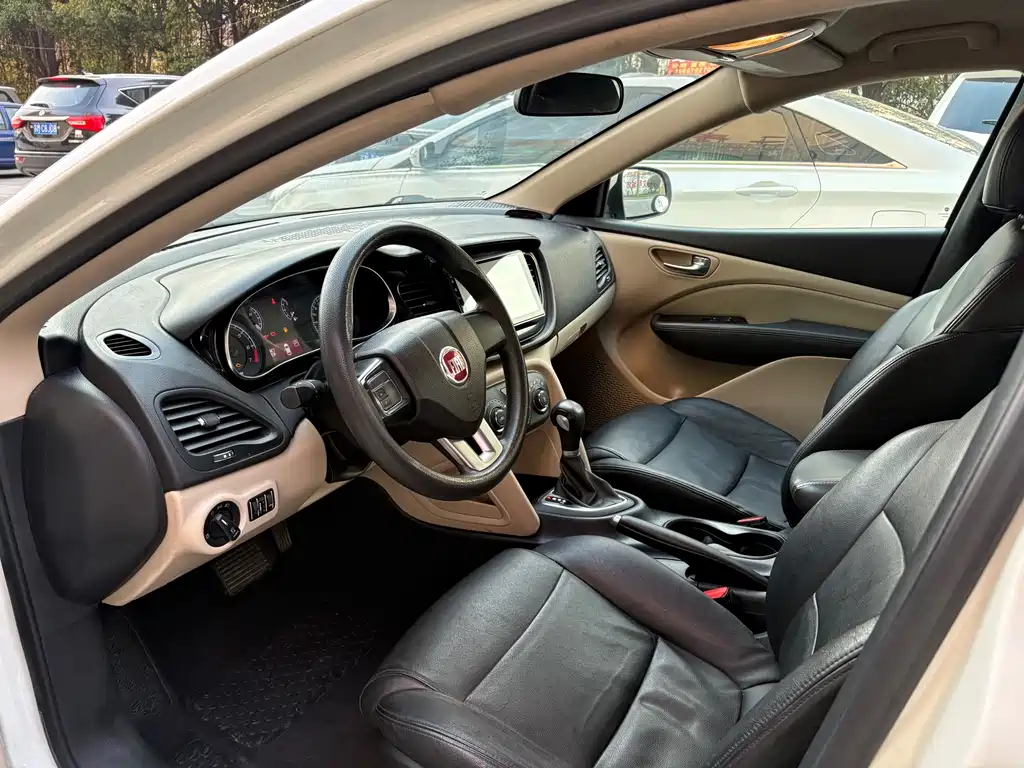 Viaggio 1.4 T Auto Joy