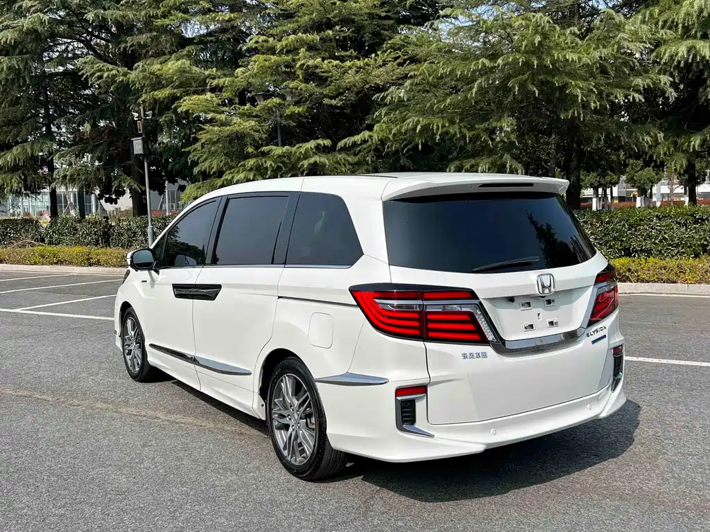 Elysion 2.0 L Hybrid Luxury