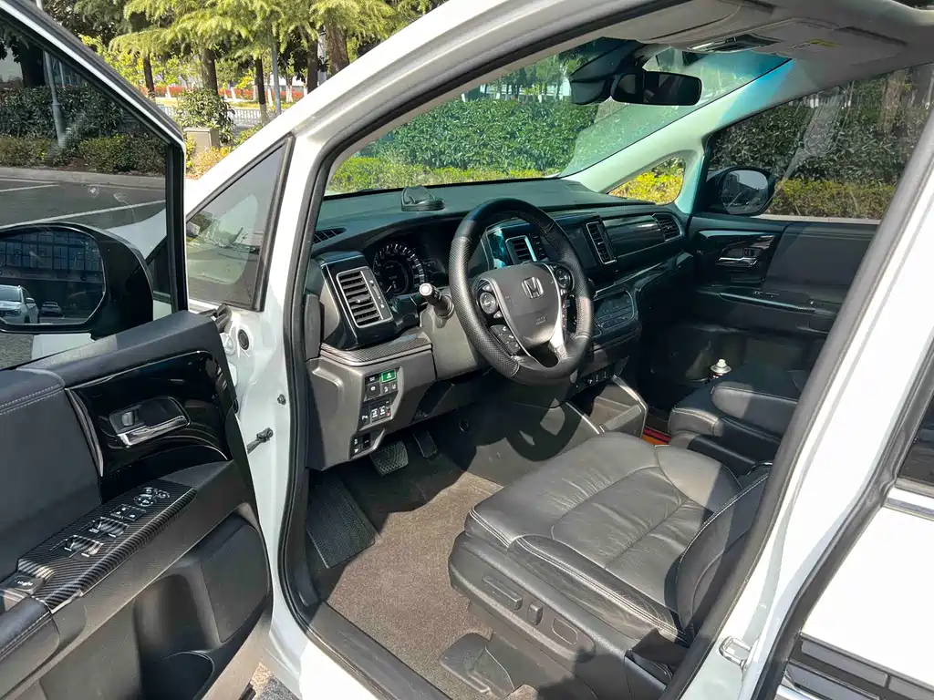 Elysion 2.0 L Hybrid Luxury