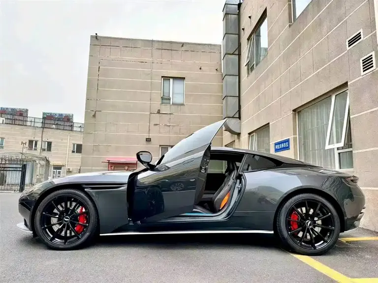 Aston Martin DB11 4.0 T V8 Coupe