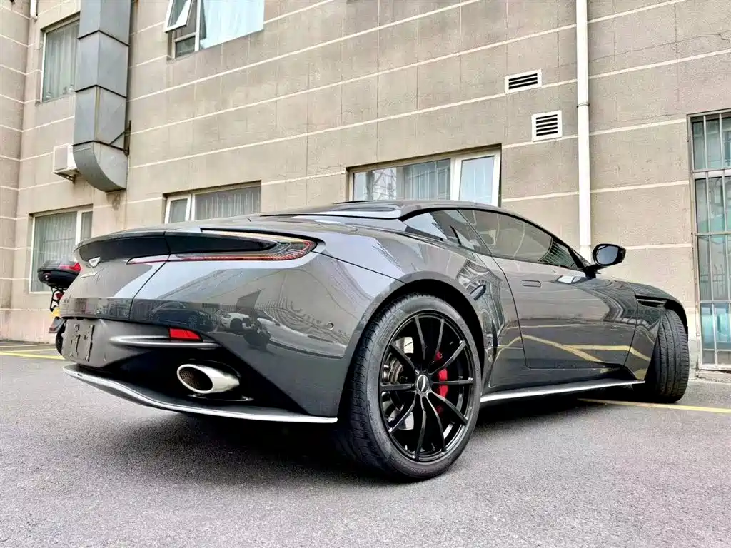 Aston Martin DB11 4.0 T V8 Coupe