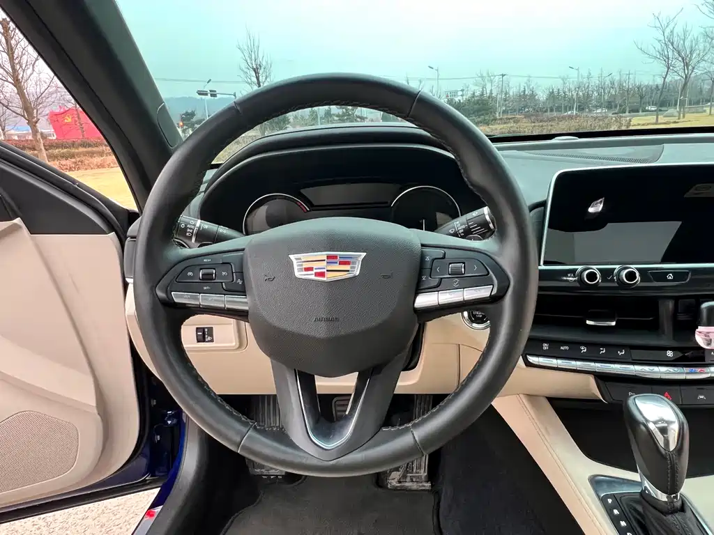 Cadillac CT4 25 T Luxury
