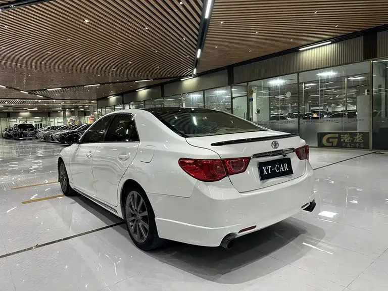 Toyota Mark X 2.5 V Demeanor Elite Dazzle Pack