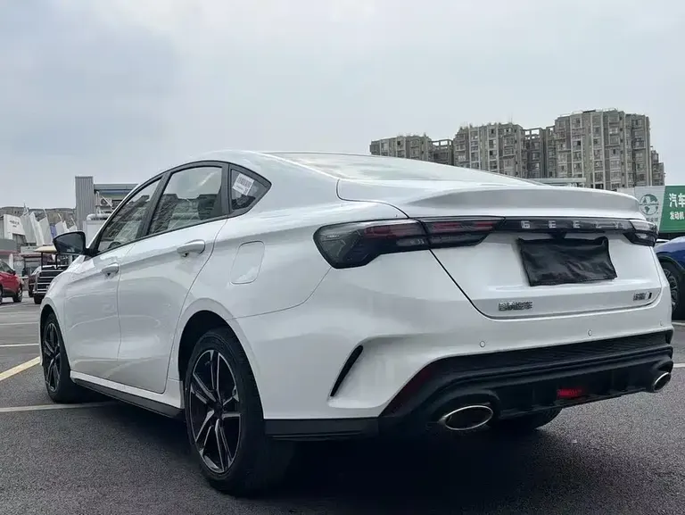 Geely Binrui Binrui COOL 1.5 T DCT Dragon