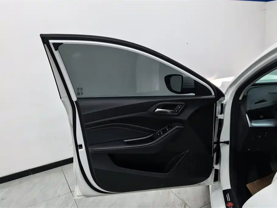 MG5 180 DVVT Manual Style