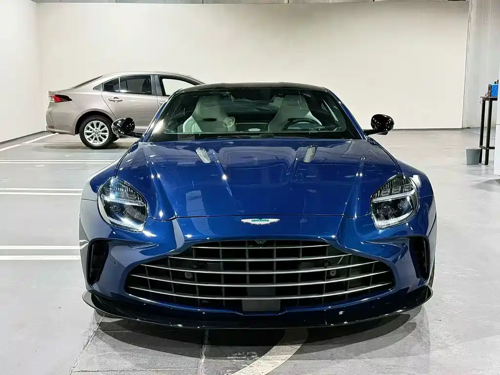 V8 Vantage 4.0 T V8 Coupe