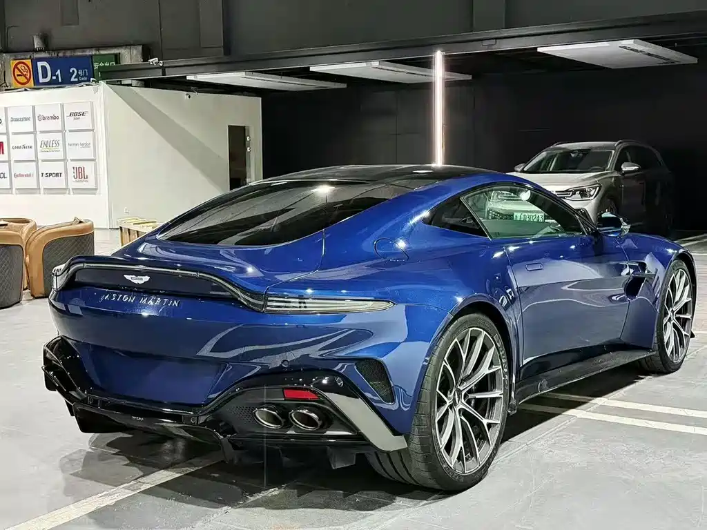 V8 Vantage 4.0 T V8 Coupe