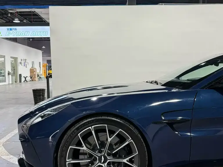 Aston Martin V8 Vantage 4.0 T V8 Coupe