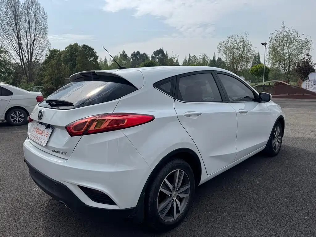 Eado XT 1.6 L Manual Handsome Cool CN-IV