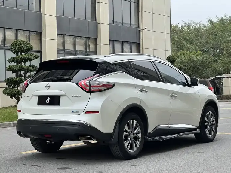 Nissan Murano 2.5 L XL 2 WD Connected Luxury