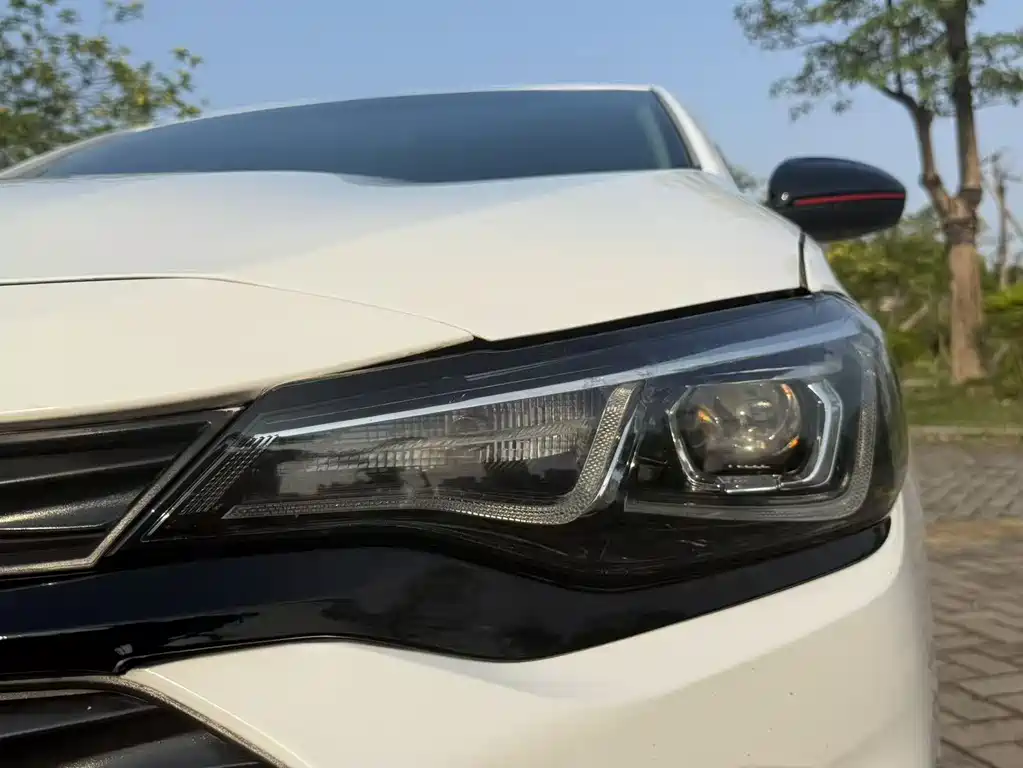 Monza Mild Hybrid Redline 320 T DCT Brisk