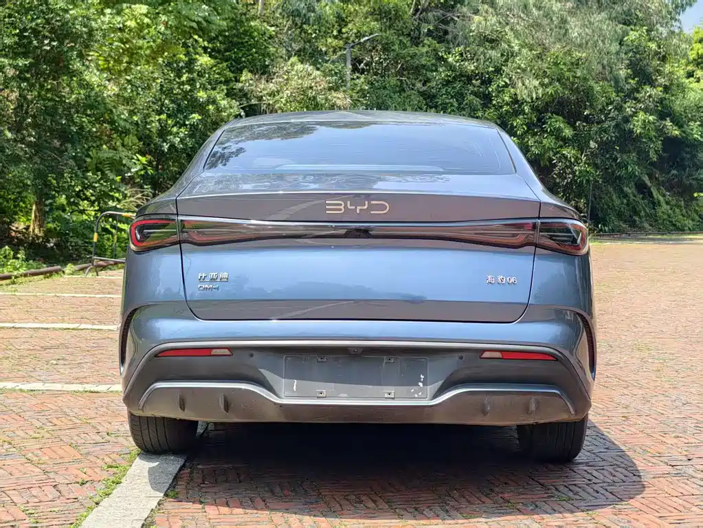 Seal 06 DM-i 80 KM Luxury