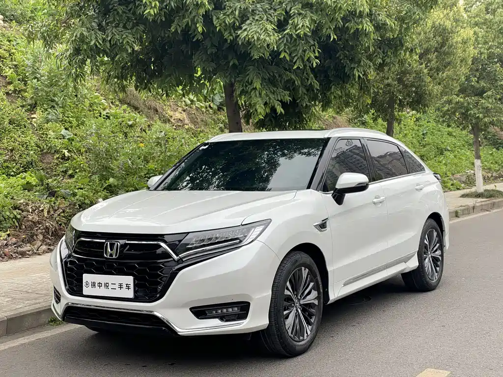 Honda UR-V 370 TURBO 2 WD Graceful