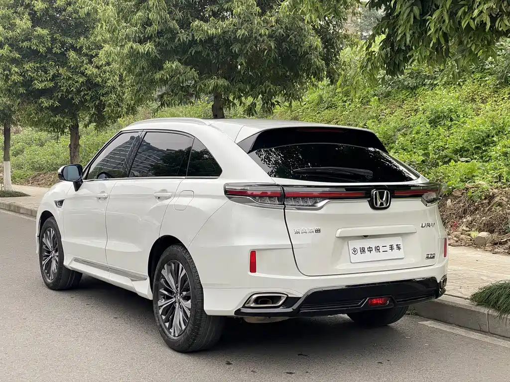 Honda UR-V 370 TURBO 2 WD Graceful