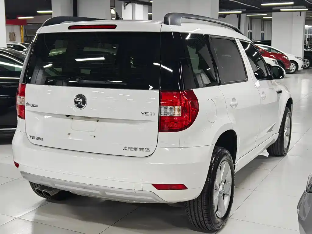Yeti TSI280 DSG Forward