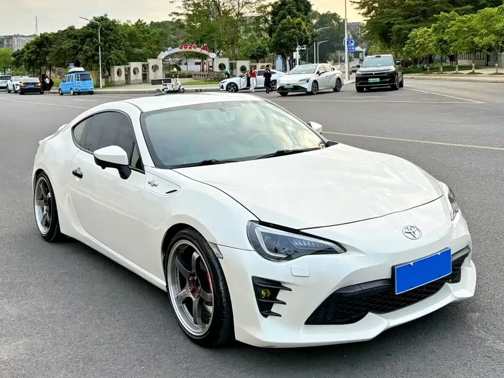 Toyota 86 2.0 L Auto Luxury