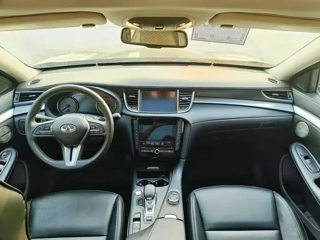 Infiniti QX50 2.0 T 2 WD Fashion