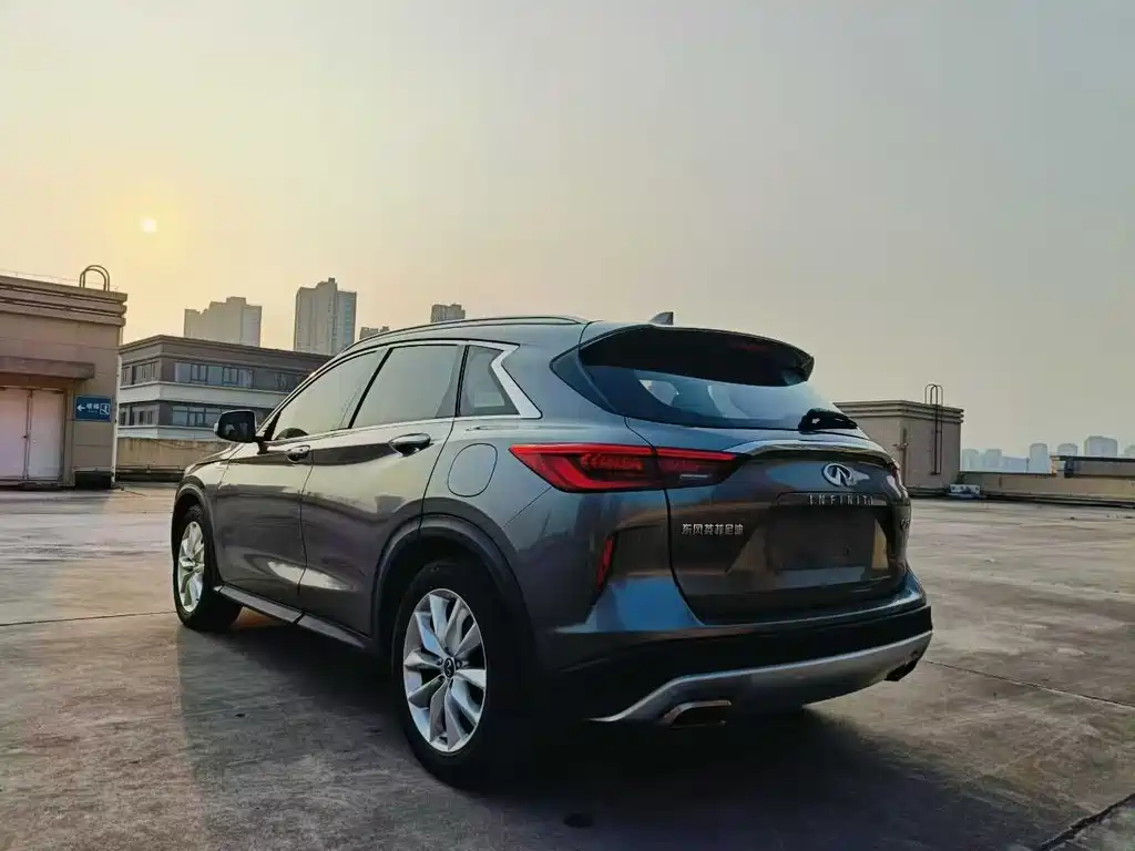 Infiniti QX50 2.0 T 2 WD Fashion