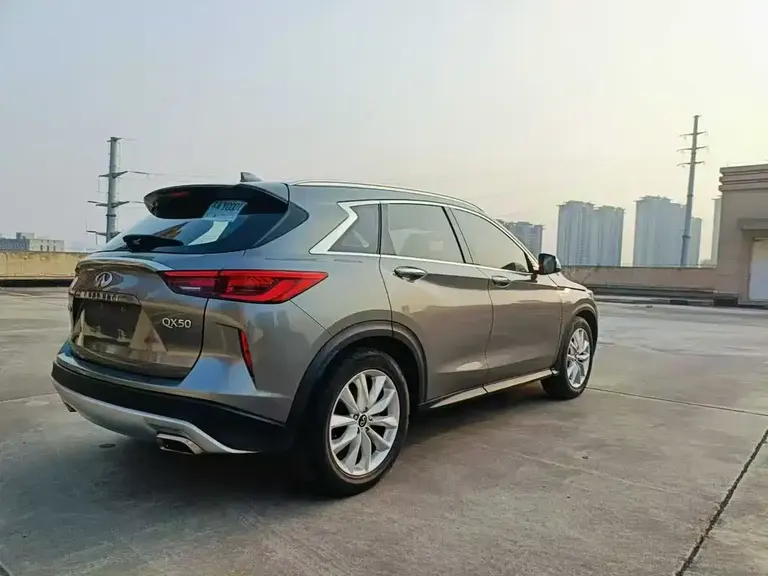 Infiniti QX50 2.0 T 2 WD Fashion