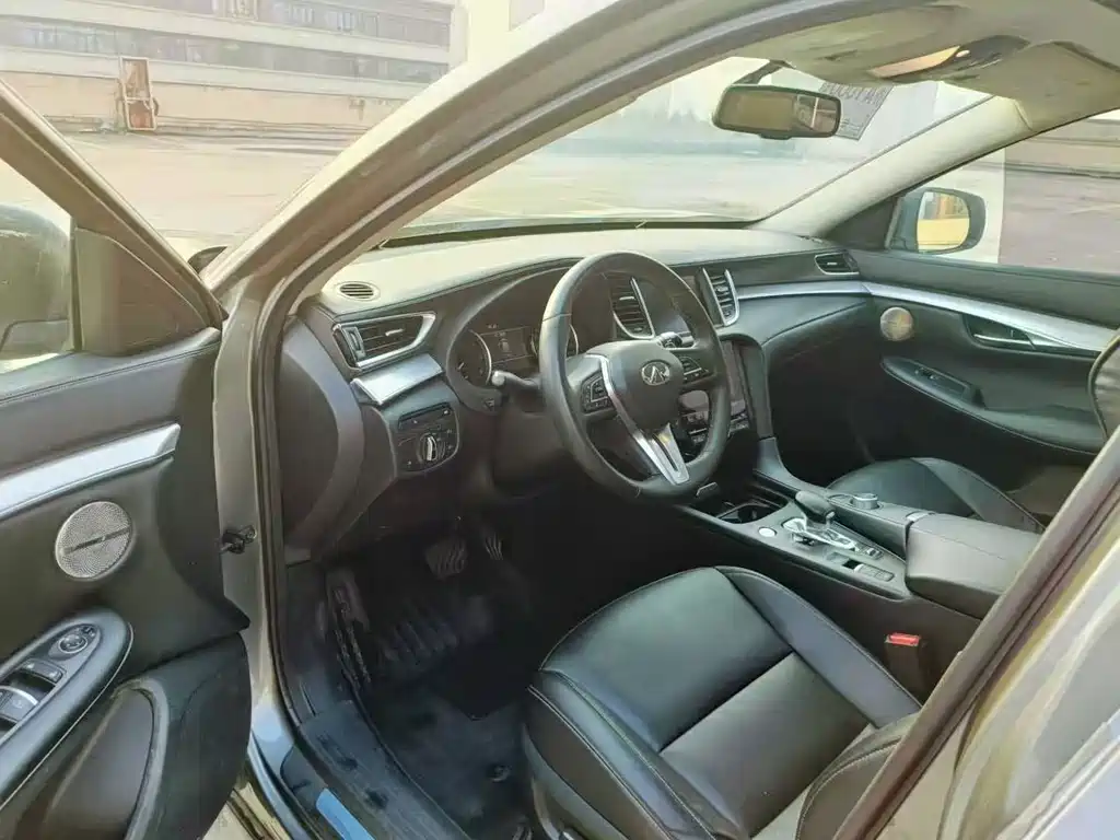Infiniti QX50 2.0 T 2 WD Fashion