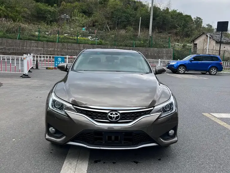 Toyota Mark X 2.5 V Style Sharp