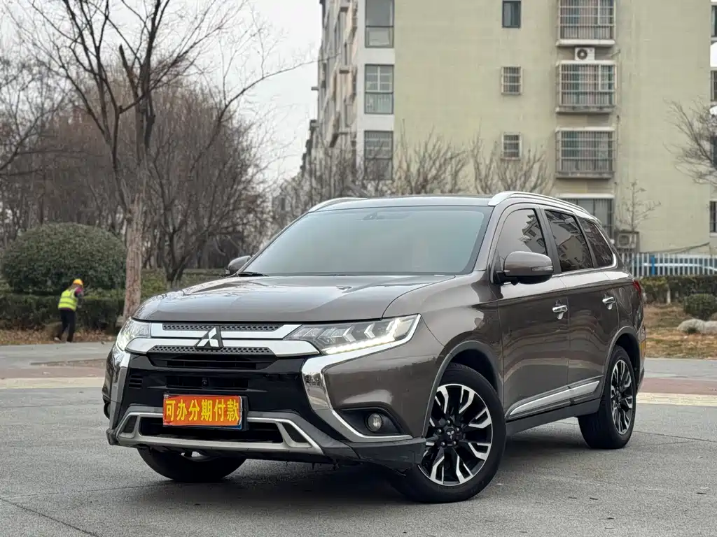 Outlander 欧蓝德 2019款 2.4 L 两驱致行版 5座 国V