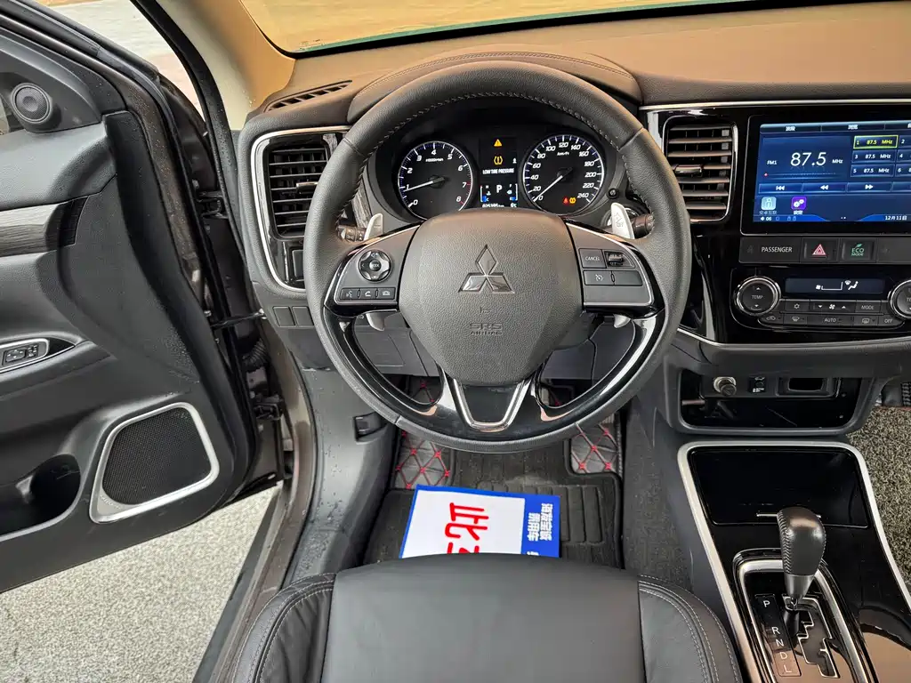 Outlander 欧蓝德 2019款 2.4 L 两驱致行版 5座 国V