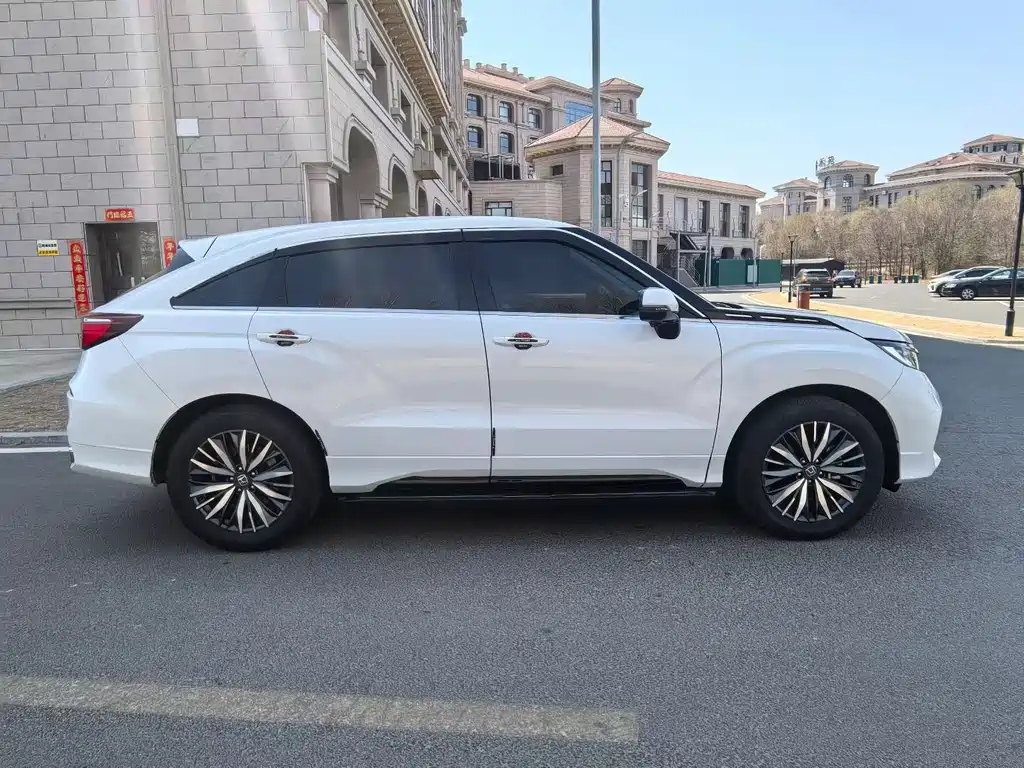 Avancier 370 TURBO 2 WD Luxury