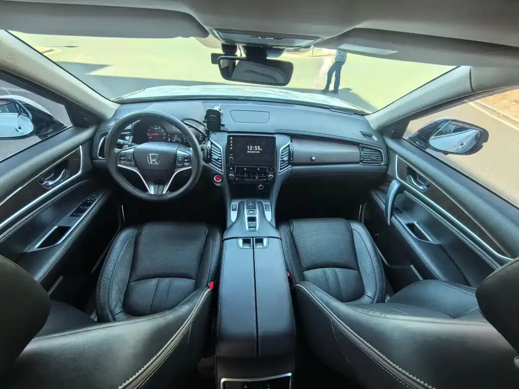Avancier 370 TURBO 2 WD Luxury