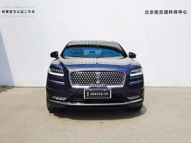 Lincoln Nautilus 2.7 T 4 WD Honor Shine